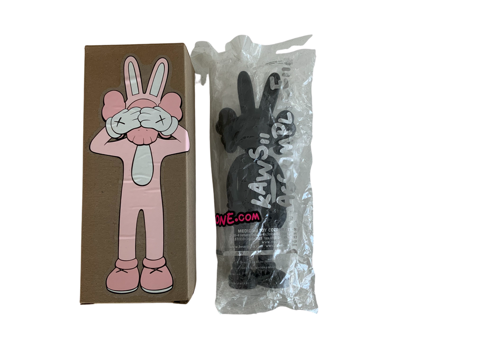 KAWS Accomplice Vinyl Figure Black - archives