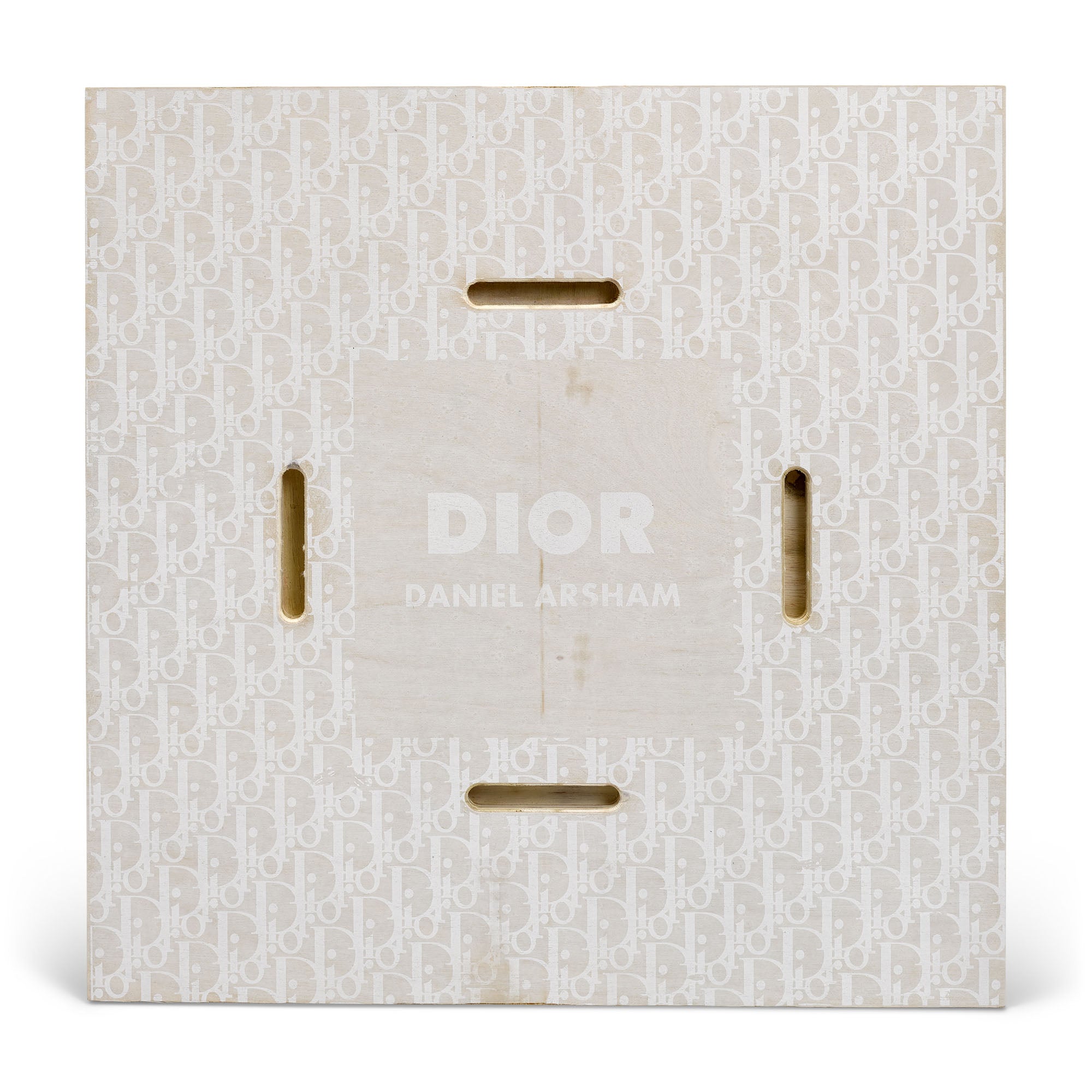 Lot - ¤ Daniel Arsham x Christian Dior Future Relic Eroded Basketball Dior  - 2020 Sculpture en hydrostone et cristaux de quartz - Catalog# 735869  Urban Collectible Online